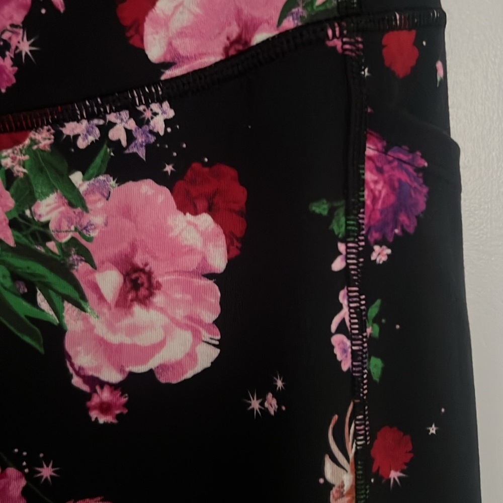 Victoria’s Secret Floral Print Leggings - Picture 3 of 3